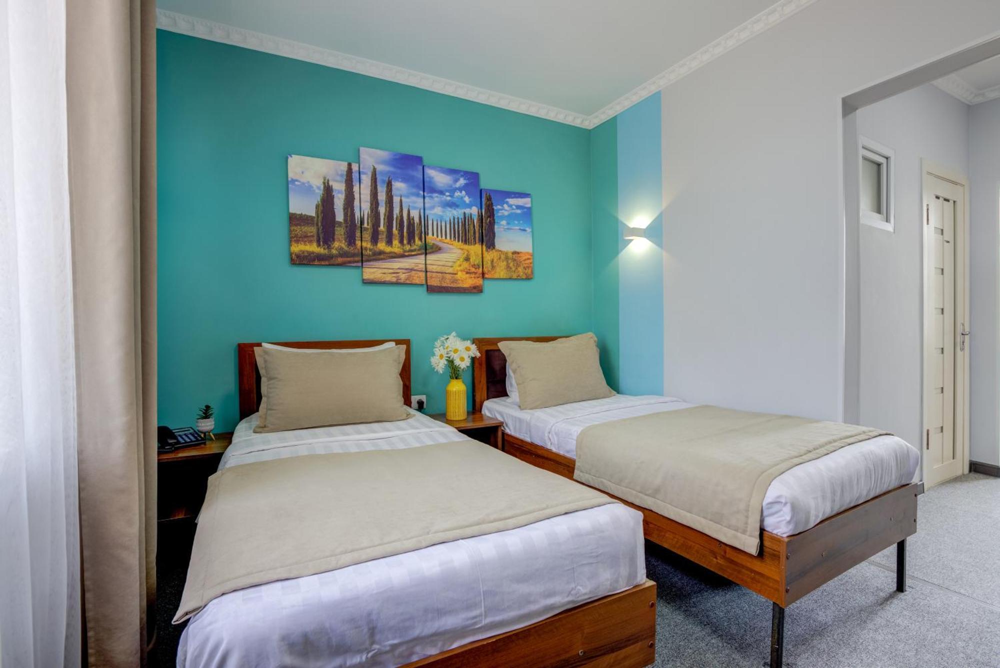 Viva Hotel Bishkek Exterior photo