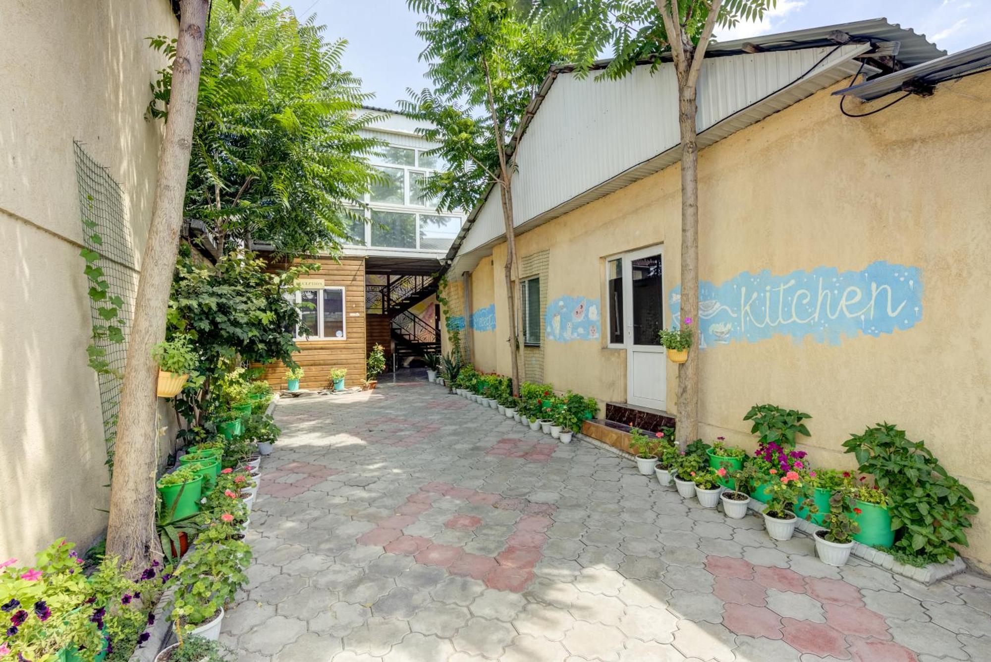 Viva Hotel Bishkek Exterior photo