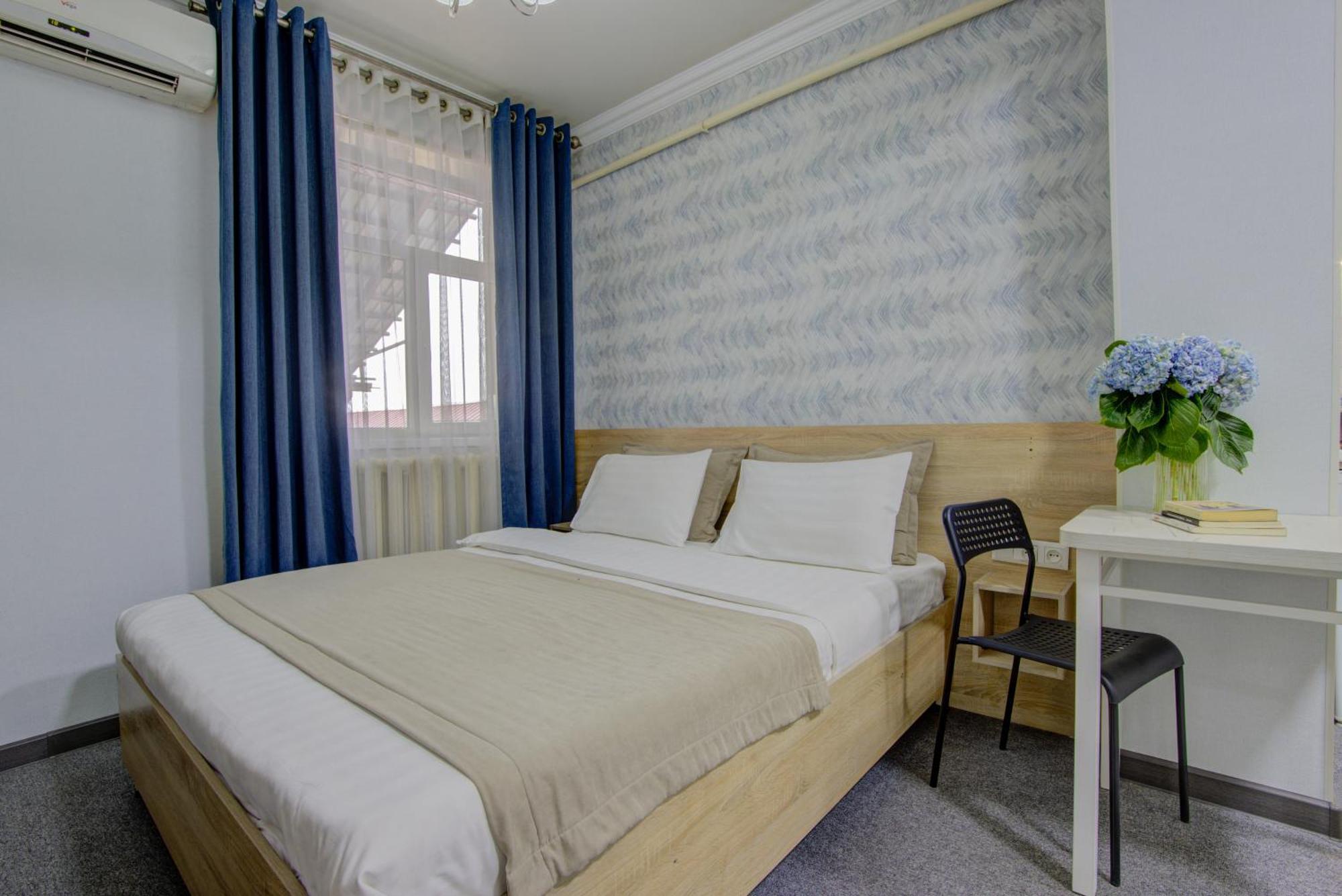 Viva Hotel Bishkek Exterior photo